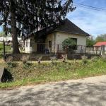 <p>Leuke woning in een mooi dorpje in Hongarije. Op een uurtje van het Balaton.</p>