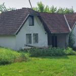 <p>Prima vrijstaande woning in Kocsolá. Hier kunt u prima (ook permanent) wonen.</p>