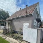 <p>Prima (vakantie) woning in Döbrököz. Redelijke ruimte en in uitstekende staat.</p>